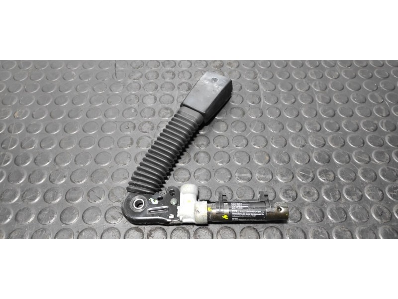 Recambio de enganche cinturon delantero izquierdo para bmw serie 3 compact (e46) 316ti m sport referencia OEM IAM   