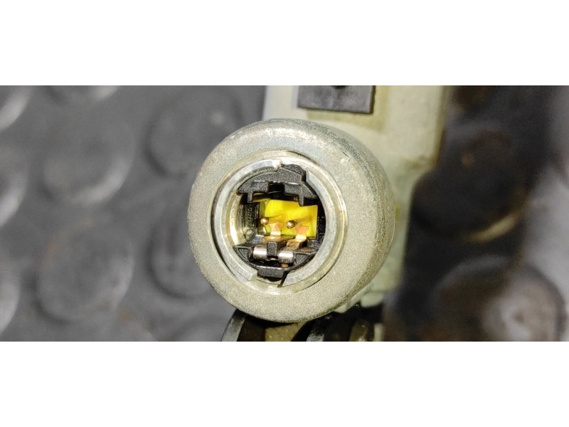 Recambio de enganche cinturon delantero izquierdo para bmw serie 3 compact (e46) 316ti m sport referencia OEM IAM   