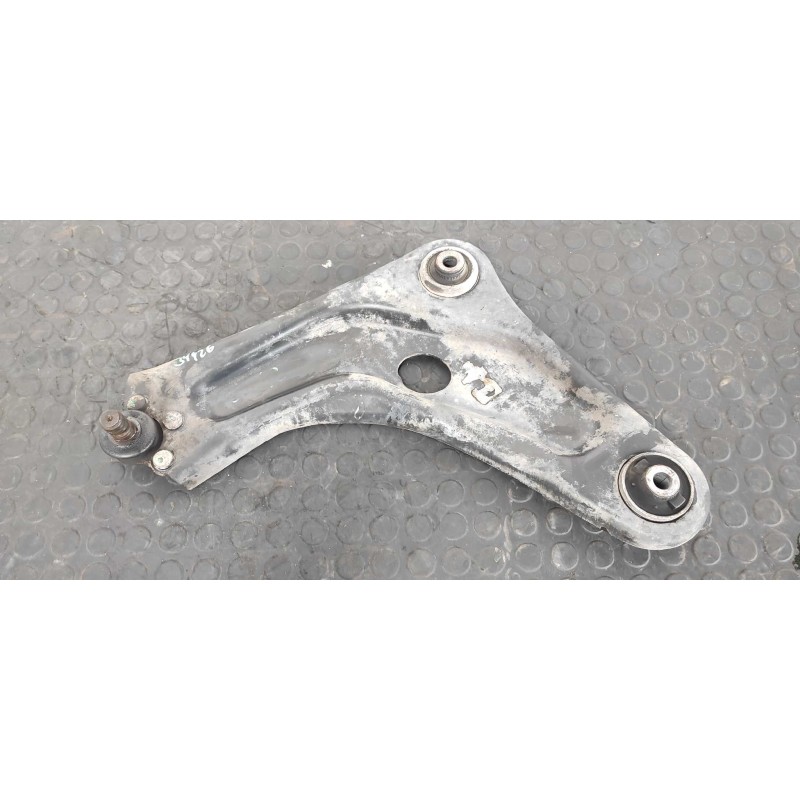 Recambio de brazo izquierdo inferior delantero para peugeot 207 confort referencia OEM IAM 9658583580  