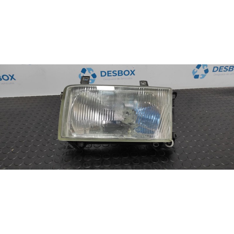 Recambio de faro derecho para volkswagen t4 transporter/furgoneta (mod. 1991) caja cerrada referencia OEM IAM 7R0144437  