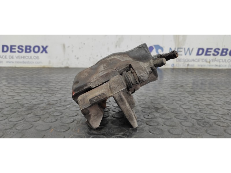 Recambio de pinza de freno delantera izquierda para ford mondeo berlina (ge) ambiente plus referencia OEM IAM 0204AY01128  