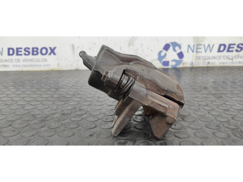 Recambio de pinza de freno delantera izquierda para ford mondeo berlina (ge) ambiente plus referencia OEM IAM 0204AY01128  