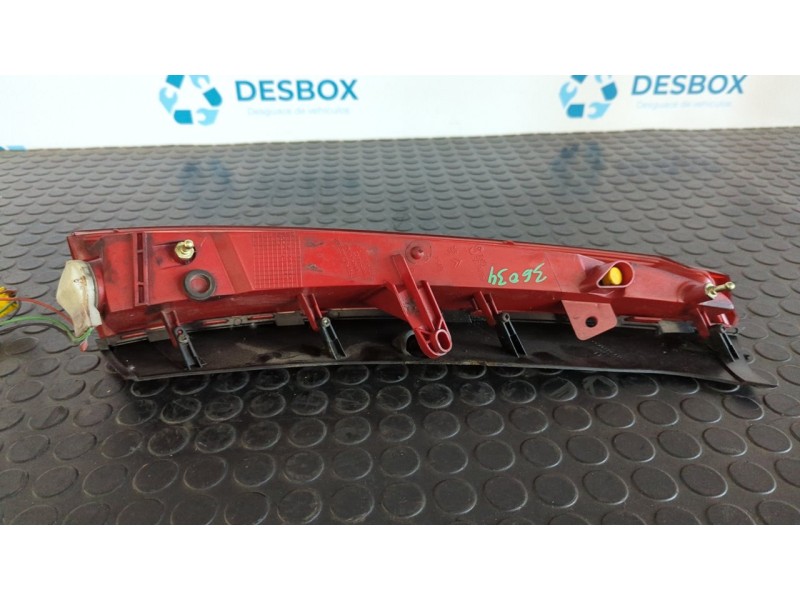 Recambio de piloto trasero derecho para citroen c5 break 2.2 hdi sx automático referencia OEM IAM 2549  