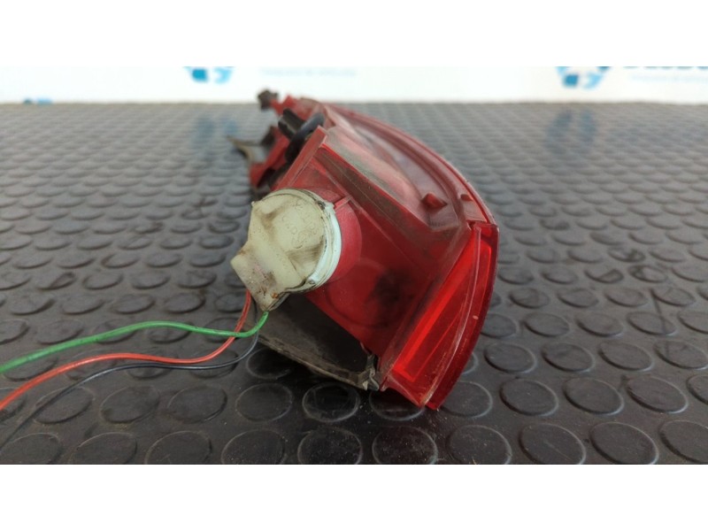 Recambio de piloto trasero izquierdo para citroen c5 break 2.2 hdi sx automático referencia OEM IAM 2549  