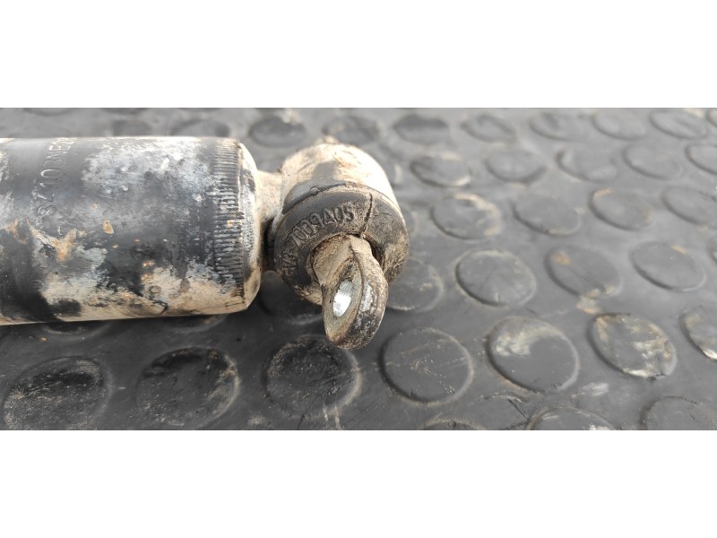 Recambio de juego amortiguadores delantero para mitsubishi montero (l040) 2500 td (2-ptas.) referencia OEM IAM BNE2870  