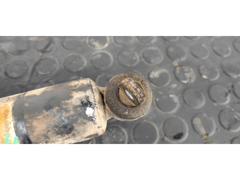 Recambio de juego amortiguadores delantero para mitsubishi montero (l040) 2500 td (2-ptas.) referencia OEM IAM BNE2870  