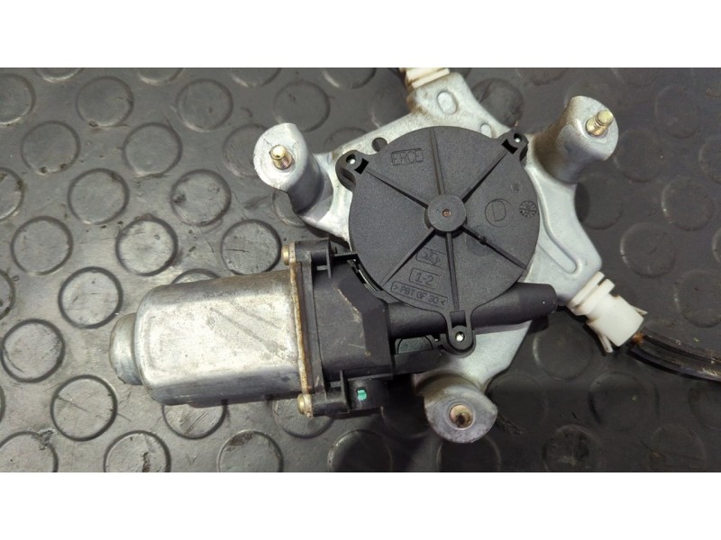Recambio de elevalunas delantero derecho para renault clio ii fase ii (b/cb0) authentique referencia OEM IAM 117312  