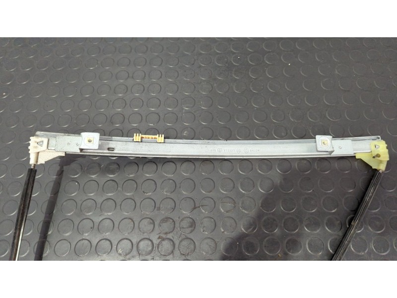 Recambio de elevalunas delantero izquierdo para renault clio ii fase ii (b/cb0) authentique referencia OEM IAM 113023  