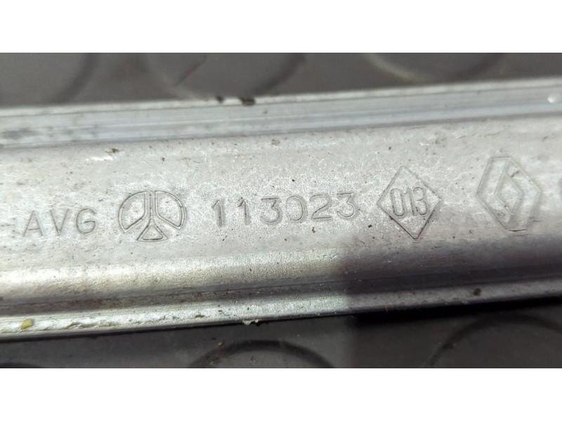Recambio de elevalunas delantero izquierdo para renault clio ii fase ii (b/cb0) authentique referencia OEM IAM 113023  