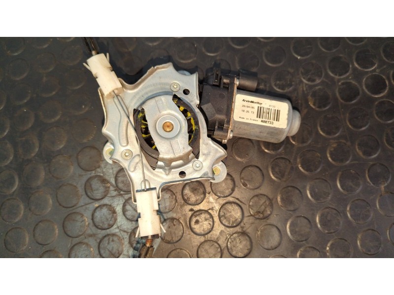 Recambio de elevalunas delantero izquierdo para renault clio ii fase ii (b/cb0) authentique referencia OEM IAM 113023  