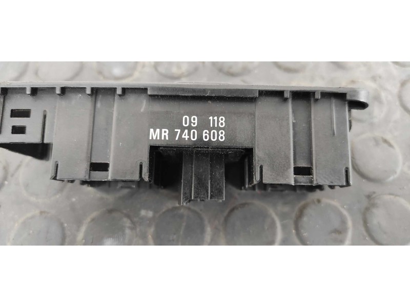 Recambio de mando retrovisor para mitsubishi carisma berlina 5 (da0) 1900 di-d avance referencia OEM IAM MR740608  