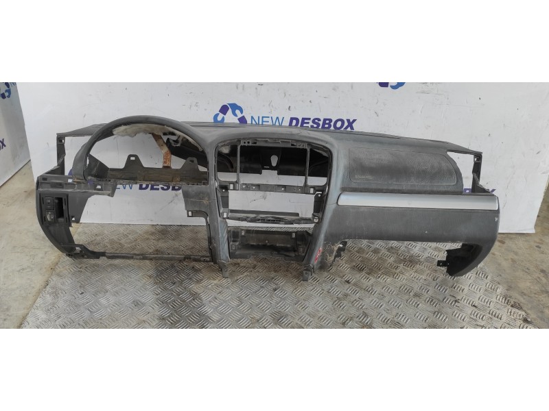 Recambio de salpicadero para suzuki grand vitara 3 puertas sq (gt) 2.0 td básico referencia OEM IAM 7311150J1  