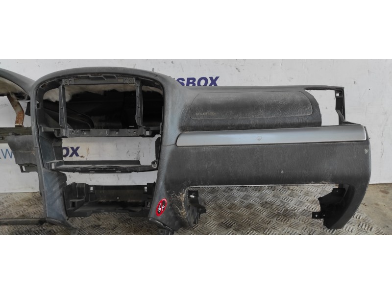 Recambio de salpicadero para suzuki grand vitara 3 puertas sq (gt) 2.0 td básico referencia OEM IAM 7311150J1  