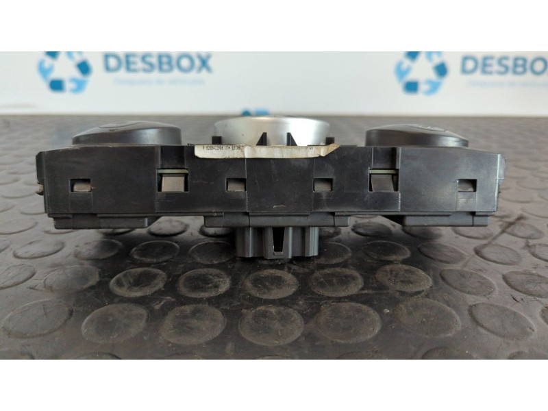 Recambio de mando climatizador para renault megane ii berlina 3p 1.5 dci diesel referencia OEM IAM 8200413906  