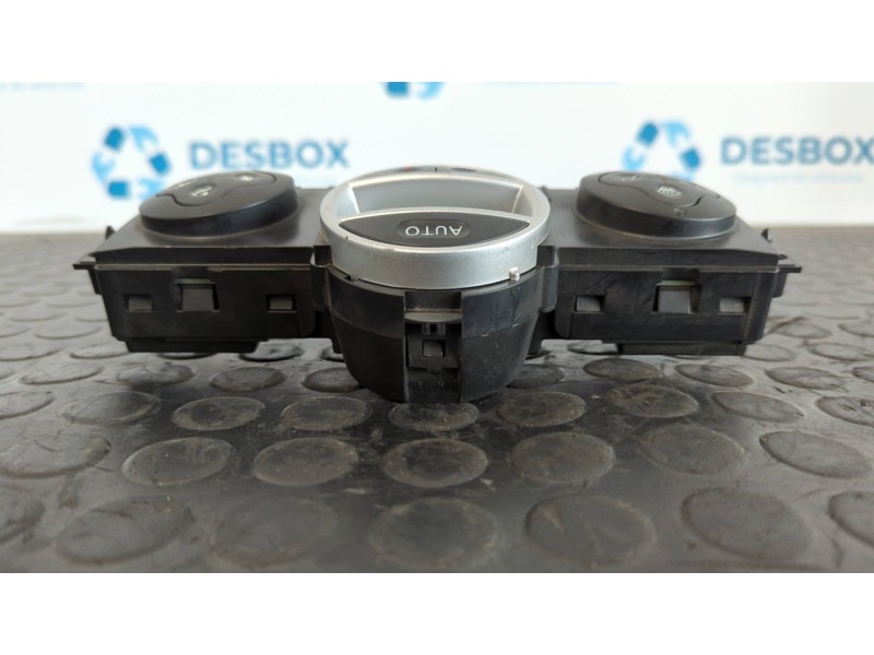 Recambio de mando climatizador para renault megane ii berlina 3p 1.5 dci diesel referencia OEM IAM 8200413906  