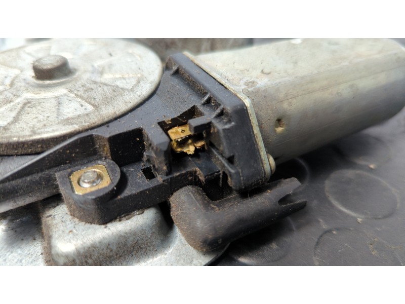Recambio de elevalunas delantero derecho para mg rover serie 200 (rf) 214 si (3-ptas.) referencia OEM IAM 114536100  
