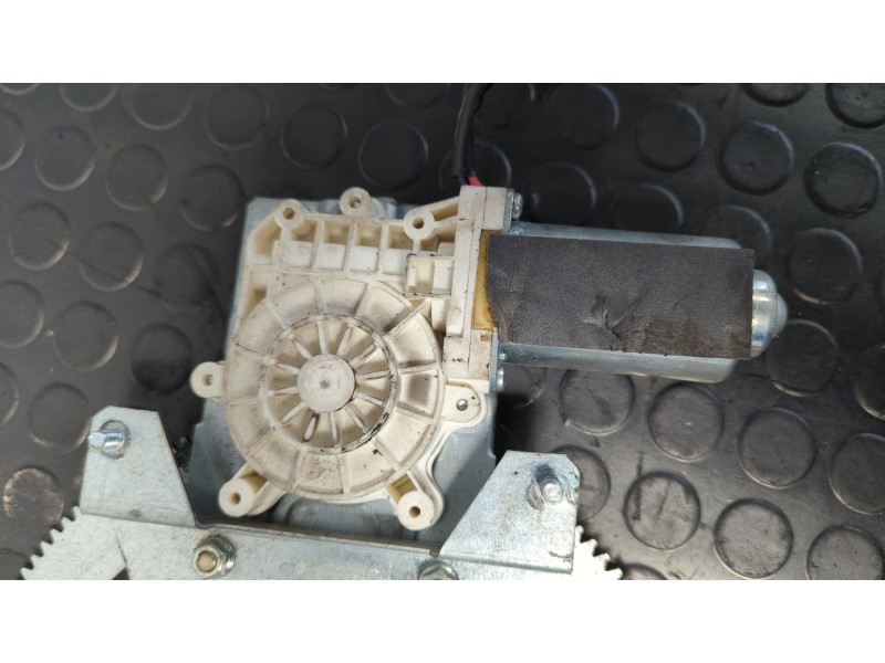 Recambio de elevalunas delantero izquierdo para mg rover serie 200 (rf) 214 si (3-ptas.) referencia OEM IAM MBC2950  