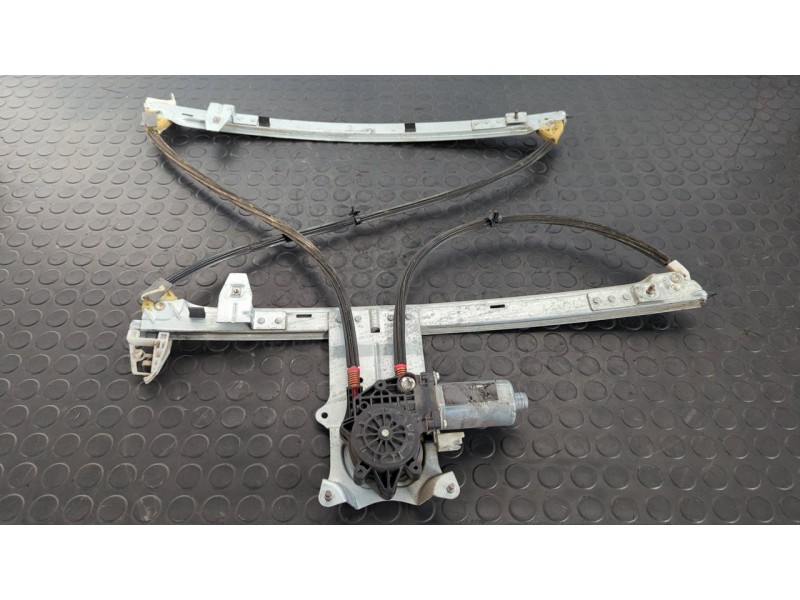 Recambio de elevalunas delantero derecho para citroen xsara picasso 1.6 hdi 110 exclusive referencia OEM IAM 0130821762  