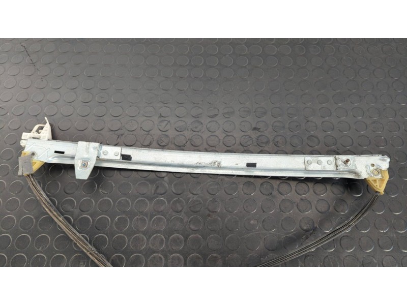 Recambio de elevalunas delantero derecho para citroen xsara picasso 1.6 hdi 110 exclusive referencia OEM IAM 0130821762  