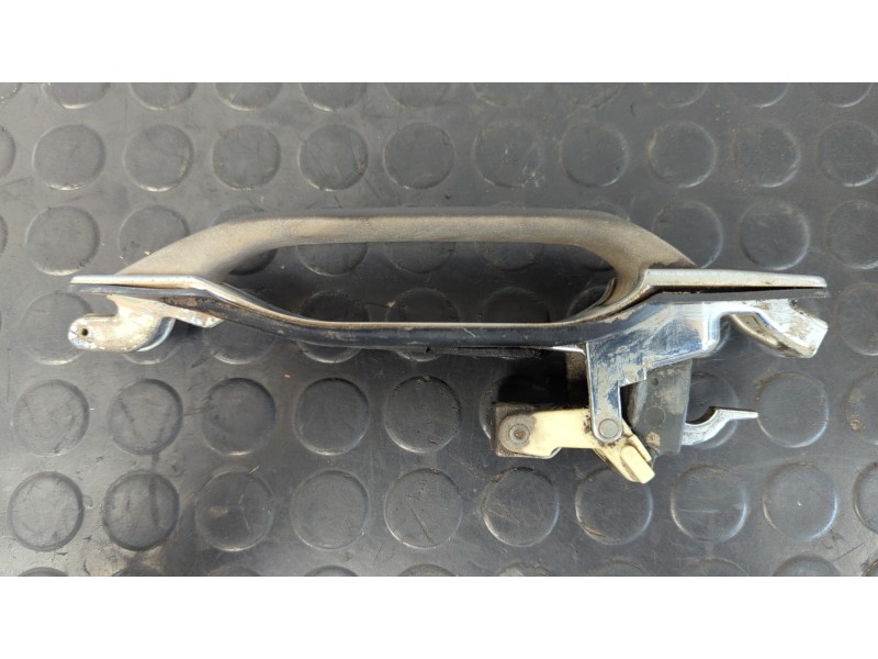 Recambio de maneta trasera derecha para mercedes-benz clase s (w126) berlina+coupe se 500 referencia OEM IAM 1267600059  