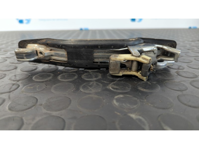 Recambio de maneta trasera derecha para mercedes-benz clase s (w126) berlina+coupe se 500 referencia OEM IAM 1267600059  