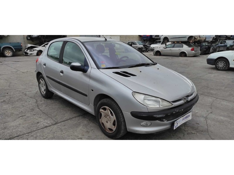 peugeot 206 berlina del año 2001