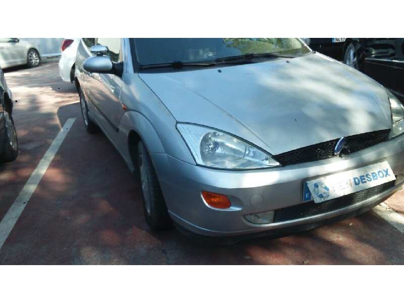 ford focus berlina (cak) del año 2000