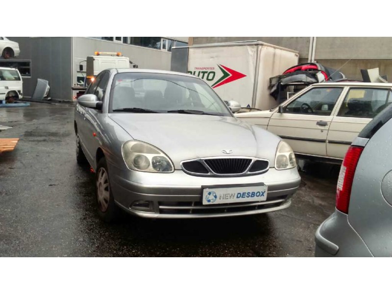 daewoo nubira berlina del año 2000