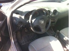 seat ibiza (6l1) del año 2003 2