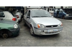 ford fiesta berlina del año 2001 2