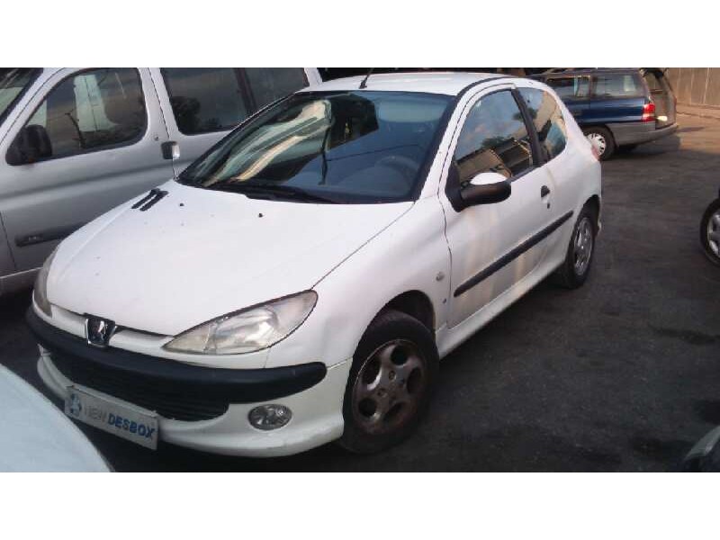 peugeot 206 berlina del año 2000