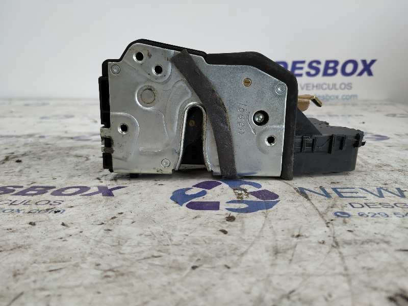 Recambio de cerradura puerta trasera izquierda para bmw serie 3 berlina (e46) 1.9 cat referencia OEM IAM 033  