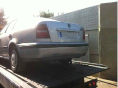 skoda octavia berlina (1u2) del año 1999