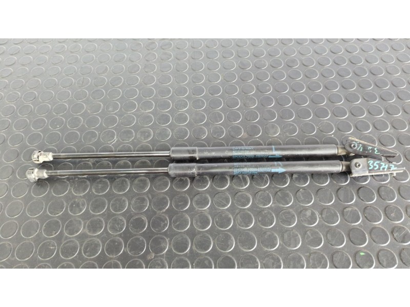 Recambio de amortiguadores maletero / porton para toyota auris 1.4 turbodiesel cat referencia OEM IAM 6895002091  