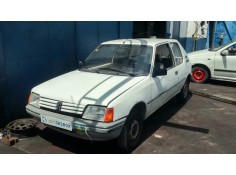 peugeot 205 berlina del año 1986