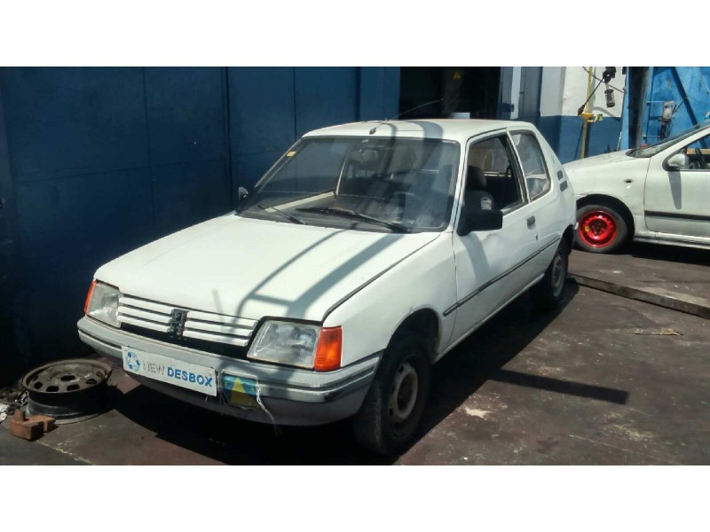 peugeot 205 berlina del año 1986