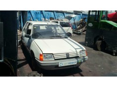 peugeot 205 berlina del año 1986 2