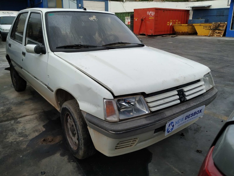 peugeot 205 berlina del año 1995