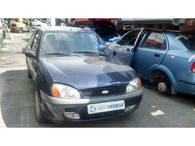 ford fiesta berlina del año 2002