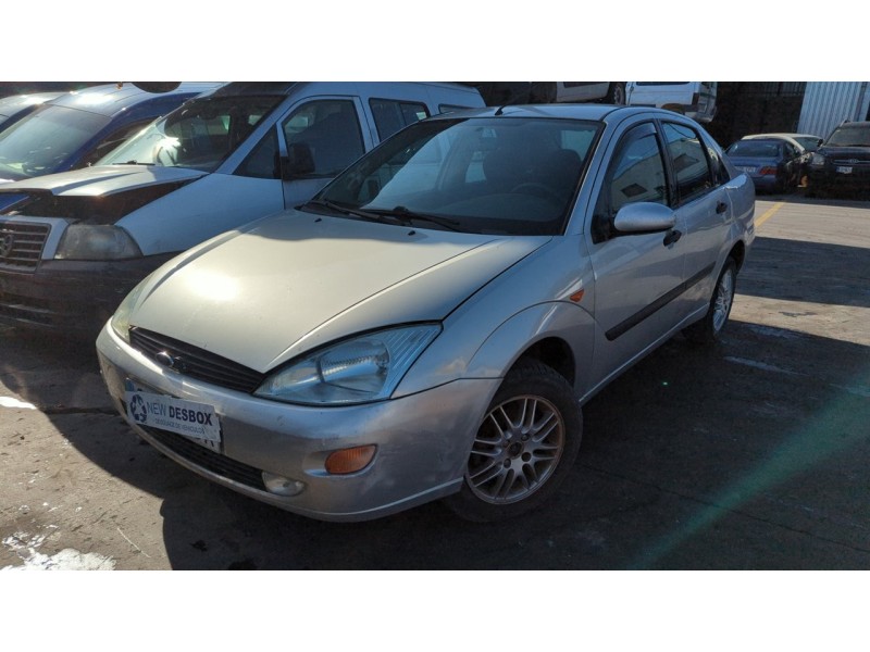 ford focus berlina (cak) del año 2000