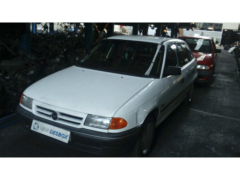 opel astra f berlina del año 1992