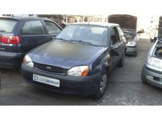 ford fiesta berlina del año 2000
