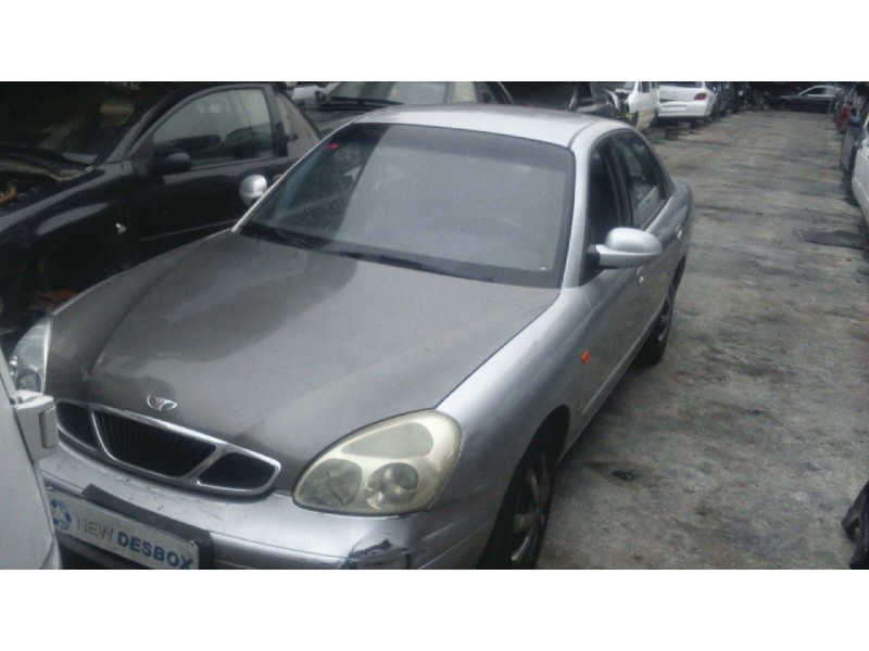 daewoo nubira berlina del año 2001