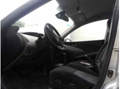 nissan primera berlina (p12) del año 2002 2