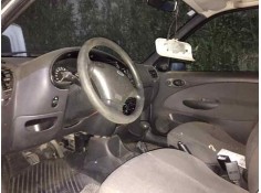 ford fiesta berlina (dx) del año 2001 2