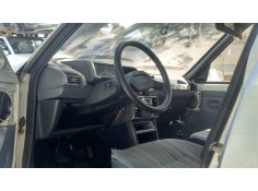 peugeot 205 berlina del año 1986 2