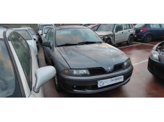 mitsubishi carisma berlina 5 (da0) del año 2003