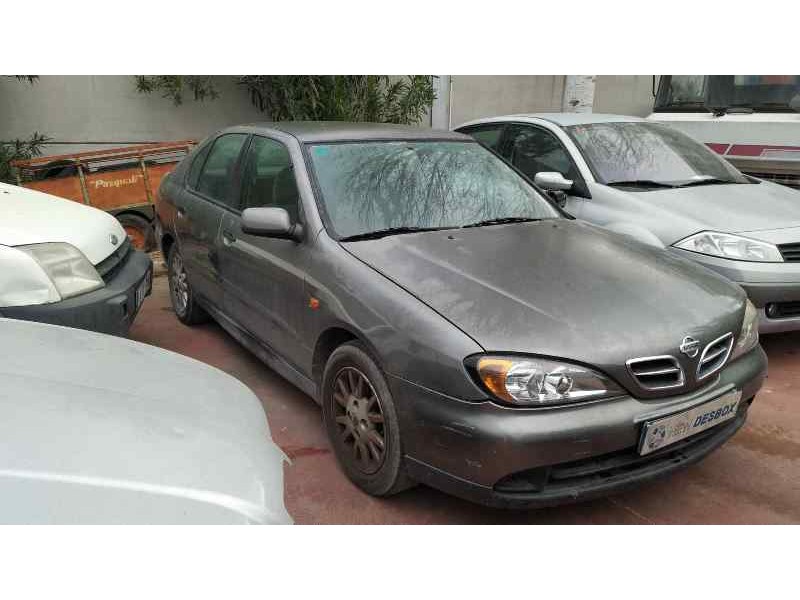 nissan primera berlina (p11) del año 2000