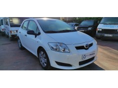 toyota auris del año 2008