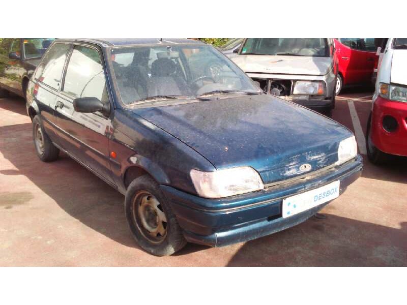 ford fiesta berlina del año 1995